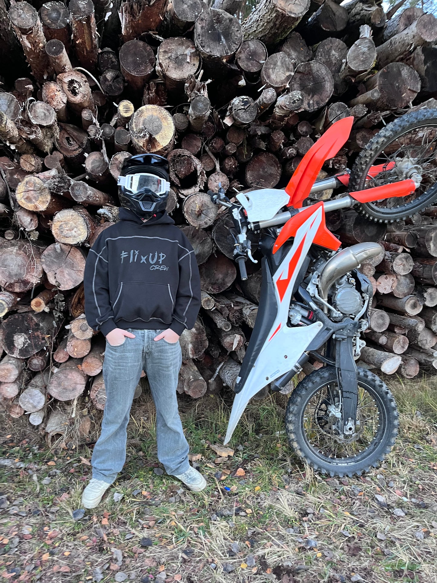 Flix Up Crew Pullover